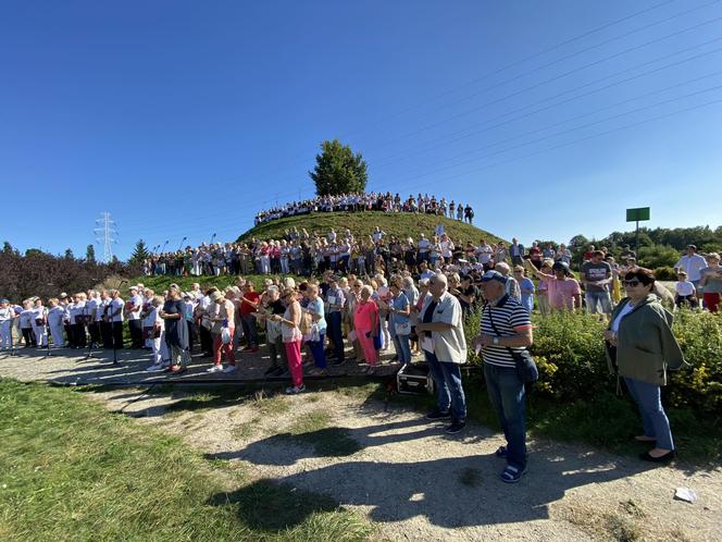 Niemal 600 osób zaśpiewało hymn Łodzi. To wyjątkowe wydarzenie na urodziny miasta