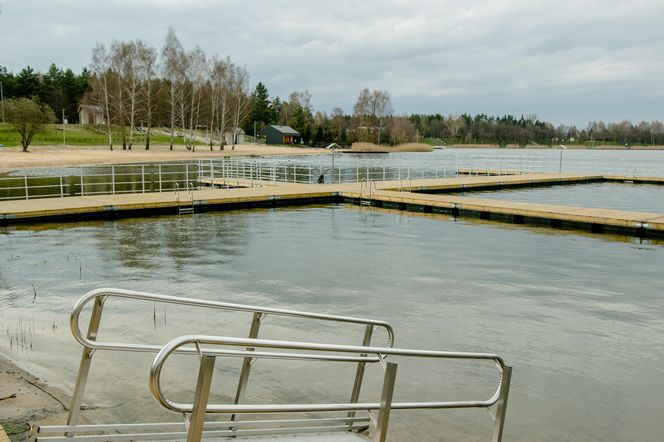 Zalew Sosina w Jaworznie. Raj dla miłośników sportów wodnych i relaksu na łonie natury