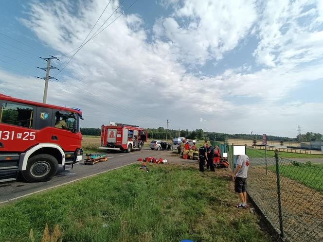 ​Pięć osób trafiło do szpitala po wypadku na drodze Wschowa-Olbrachcice. Zawinił 18-latek z mercedesa