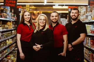 Zarobki w Biedronce poszły w górę. Tyle można zarobić w 2025 roku. Kwoty wielu mogą zaskoczyć