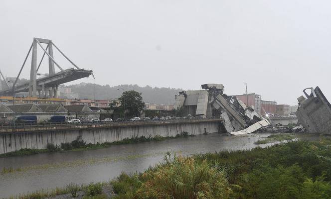 W Genui zawalił się most na autostradzie