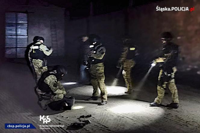 POTĘŻNA akcja policji! Mafia paliwowa została ZMIAŻDŻONA [ZDJĘCIA]