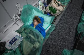 Ciężko chore dzieci z Ukrainy trafiły do Polski. Na widok tych zdjęć pękają serca