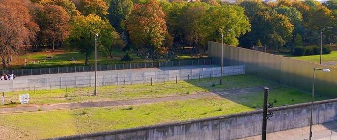 Mur Berliński stoi w Polsce - w Sosnówce niedaleko Wrocławia. Jak dojechać? Czy wstęp jest darmowy?