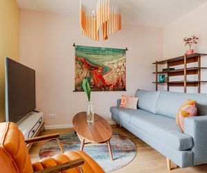 Kolorowe mieszkanie w stylu kalifornijskiego modernizmu