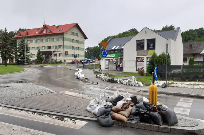 Małopolska: pomoc finansowa trafia do części poszkodowanych w weekendowych ulewach