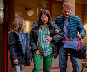 Na Wspólnej odc. 4032: Marta (Joanna Jabłczyńska), Kamil (Kazimierz Mazur), Stefanek (Gabriel Pakieser)