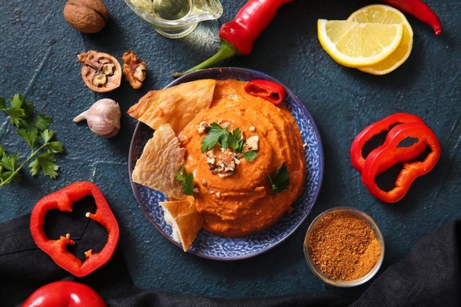 Ta pasta zachwyca smakiem i aromatem. Robię ją zamiast hummusu