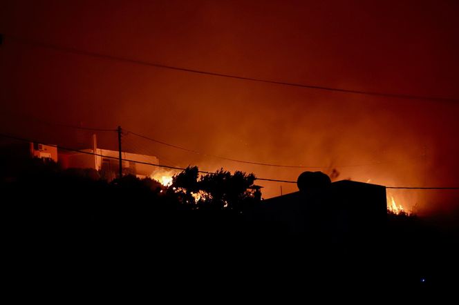 Wielkie pożary na Krecie! Polscy turyści ewakuowani. Portugalia też zagrożona!