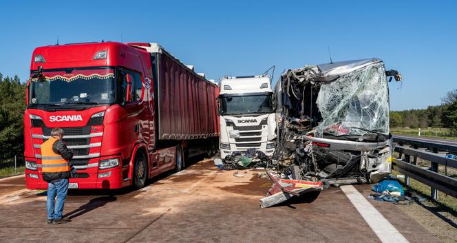 Wypadek autokaru na autostradzie A12