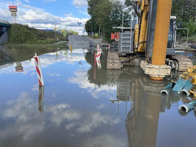 S86, węzeł Agata znów zalana. 