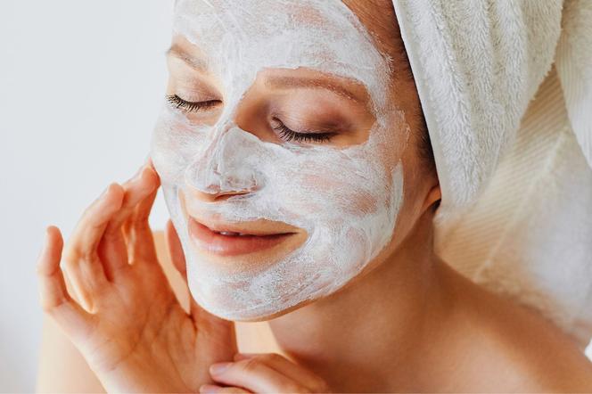 Homemade mask that irons out wrinkles.  All you need are two ingredients from the kitchen