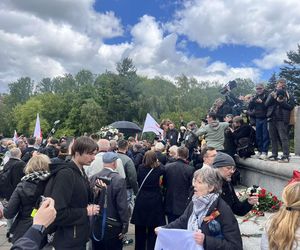 Protest na Cmentarzu Mauzoleum Żołnierzy Radzieckich w Warszawie (9.05.2025)