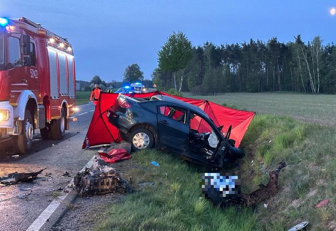 Tragiczny wypadek w Płociczu. Dwóch kierowców nie żyje