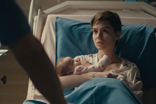 	Na dobre i na złe odc. 959 finał sezonu. Blanka (Pola Gonciarz), jej córka Nina (Michalina Grot), Krzysztof Radwan (Mateusz Damięcki)