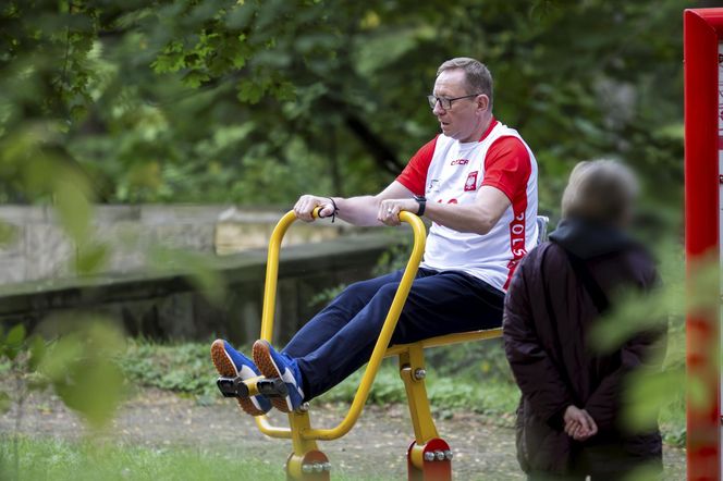 Były minister z PiS Robert Telus na siłowni