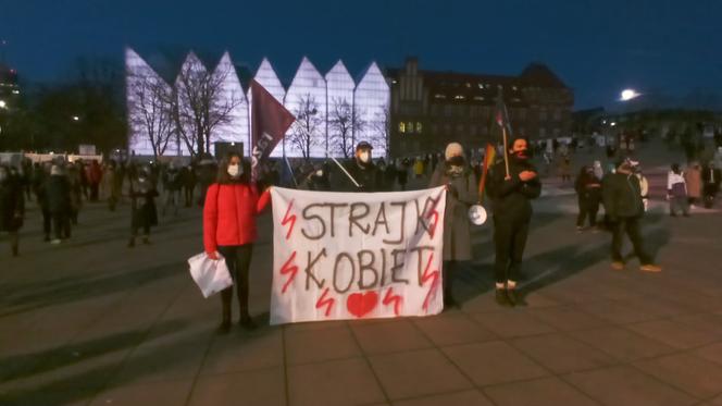 Szczecin strajkuje na placu Solidarności! [STRAJK KOBIET 2021]