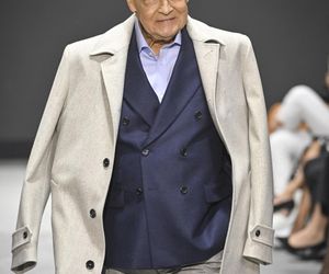 Jan Frycz nie do poznania! Aktor pojawił się łysy na salonach