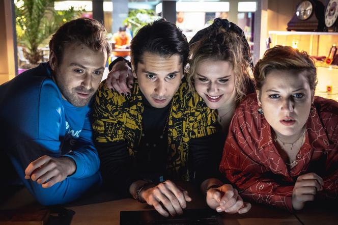 Mecenas Porada. Kasia (Aleksanda Domańska), Adi Tsurgan (Otar Saralidze), Marcin Drawicz (Mateusz Rusin), Zośka Krawczyk (Magdalena Wróbel)