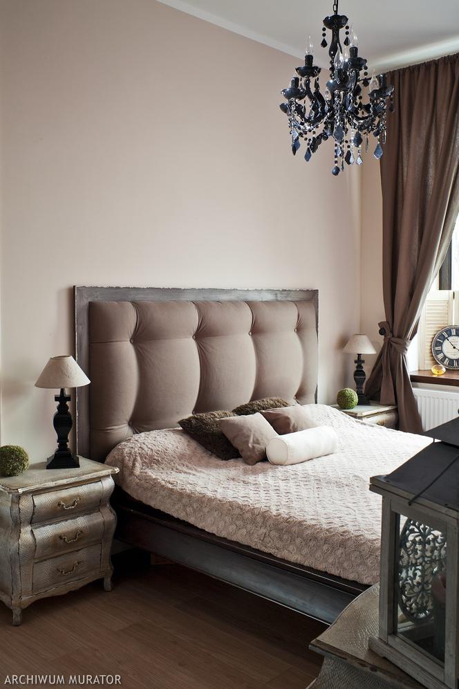 Aranżacja sypialni w stylu romantycznym: zagłówek 