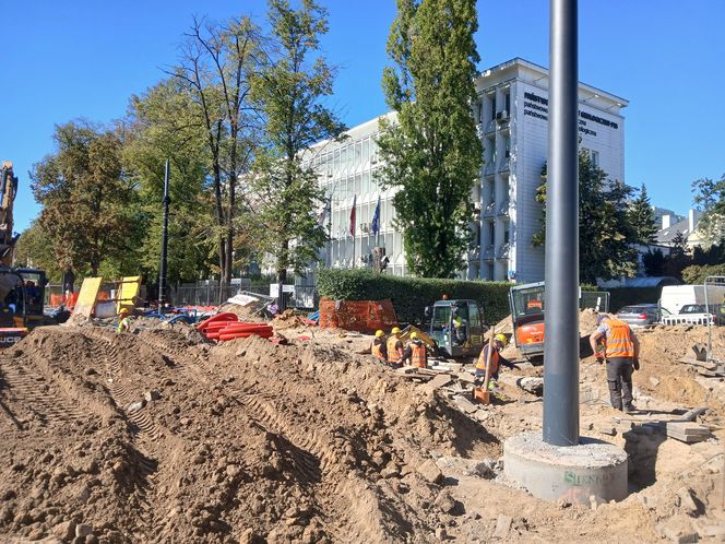 Budowa tramwaju na ul. Rakowieckiej w Warszawie