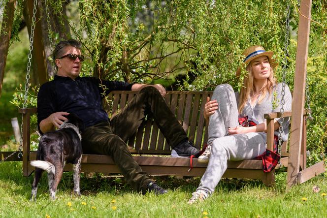 Natasza Urbańska i Janusz Józefowicz zaszyli się w swojej posiadłości