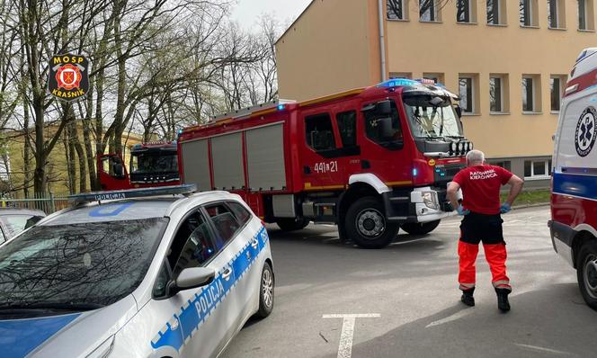 Chłopiec nadział się na płot! Dramatyczna akcja ratunkowa na szkolnym boisku