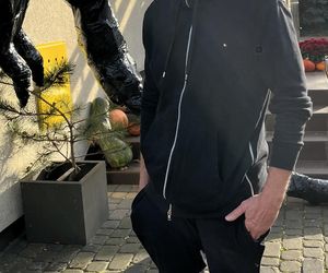 Gigantyczny pająk z plastikowych butelek ozdobił dom w Lublinie