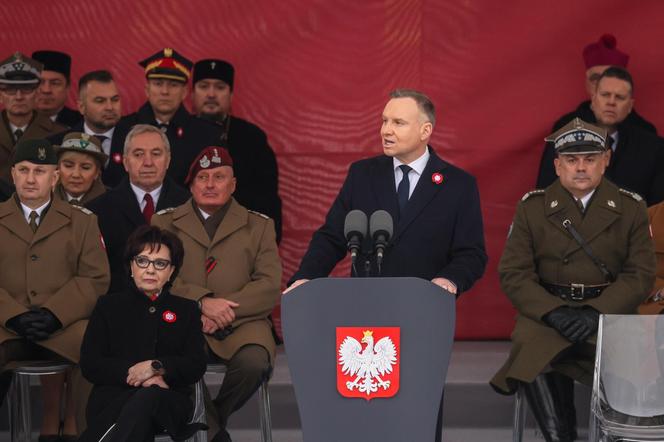 Rozpoczęły się uroczystości w 105. rocznicę odzyskania niepodległości przed Grobem Nieznanego Żołnierza