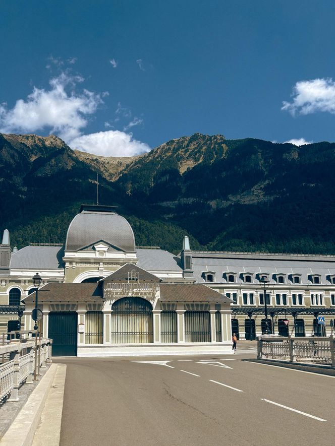  Canfranc Estación, Hiszpania. Dawny dworzec kolejowy zamienił się w luksusowy hotel