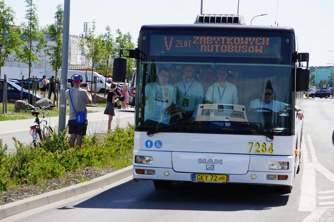 Zlot zabytkowych autobusów 2022 w Bydgoszczy [ZDJĘCIA] 