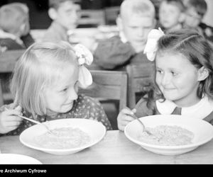QUIZ PRL. Smaki lata w PRL-u: Czy pamiętasz letnie przysmaki swojego dzieciństwa?