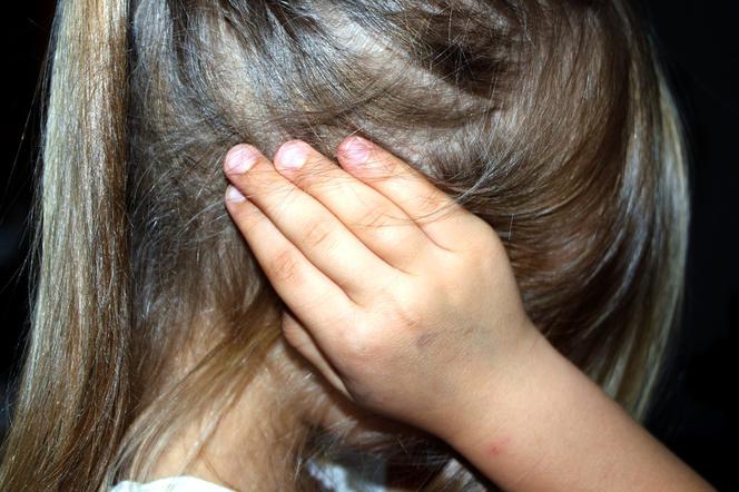 Horror 11-latki z Dębicy: Matka biła ją, dusiła kablem, zamykała na balkonie, miała głodzić i namawiać do samobójstwa