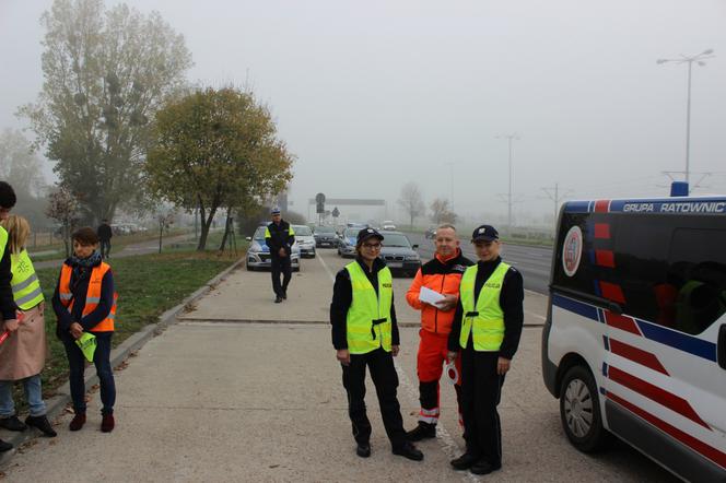 Rozbłyśnij rozsądkiem - załóż odblask - akcja policji w powiecie toruńskim