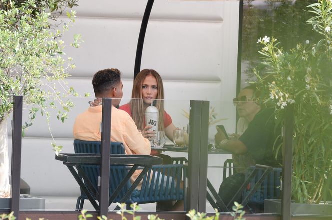 Zakupy Jennifer Lopez w Warszawie. Oto jej siatki