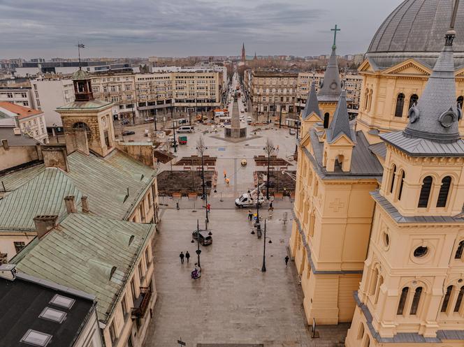 Plac Wolności w Łodzi już prawie gotowy