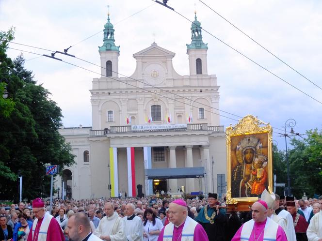 Łzy na twarzy Maryi. Wierni uczcili 75 rocznicę Cudu Lubelskiego