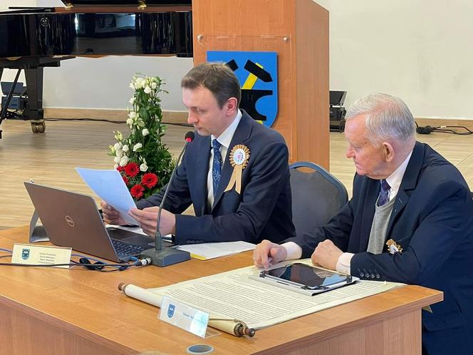 Jubileuszowa sesja i  ceremonia wręczenia statuetek „Honorowy Przyjaciel Starachowic”