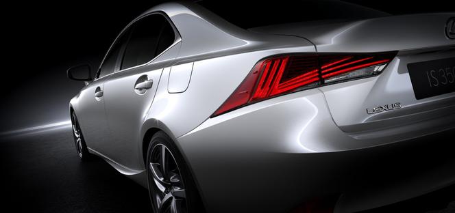 Lexus IS 200t lifting 2017