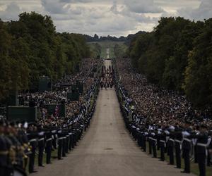 Trumna z ciałem Królowej dotarła do Windsoru