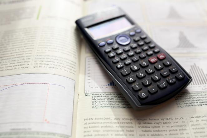 Kalkulator na lekcji matematyki