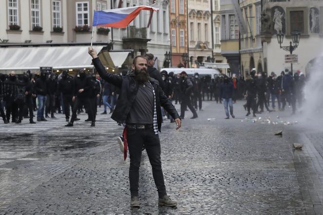 Protesty antymaseczkowców w Pradze