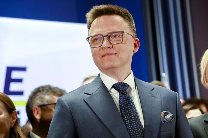 Szymon Hołownia flies for work