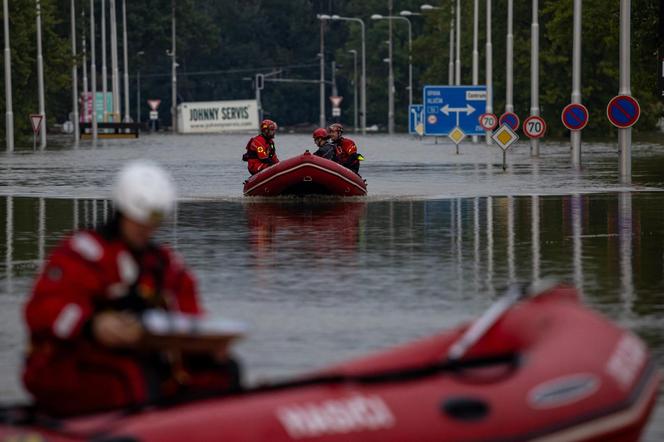 Powódź w Czechach. Przerwane wały zalewają Jesenik i Ostrawę