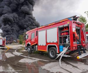 Gigantyczny pożar chemikaliów w Siemianowicach Śląskich. Wdrożono specjalne środki 