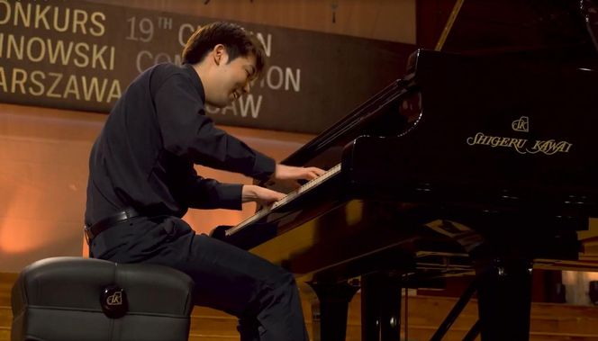 XIX Międzynarodowy Konkurs Pianistyczny im. Fryderyka Chopina. Stroje uczestników wywołały burzę