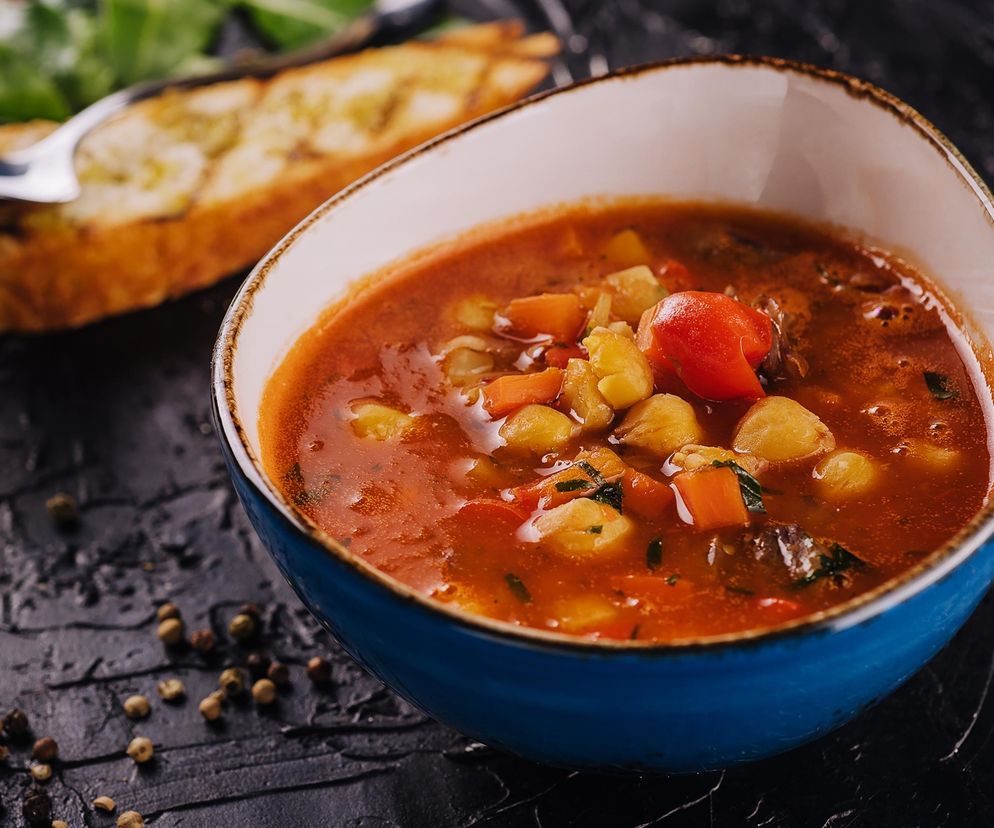 Zupa z chorizo i ciecierzycy to hit w moim domu. Gotowa w 15 minut 