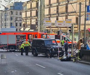 Samochód wjechał w tłum ludzi. Tragedia w centrum miasta