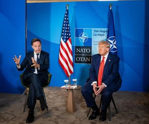 Donald Trump i Marka Rutte na szczycie NATO w Hadze