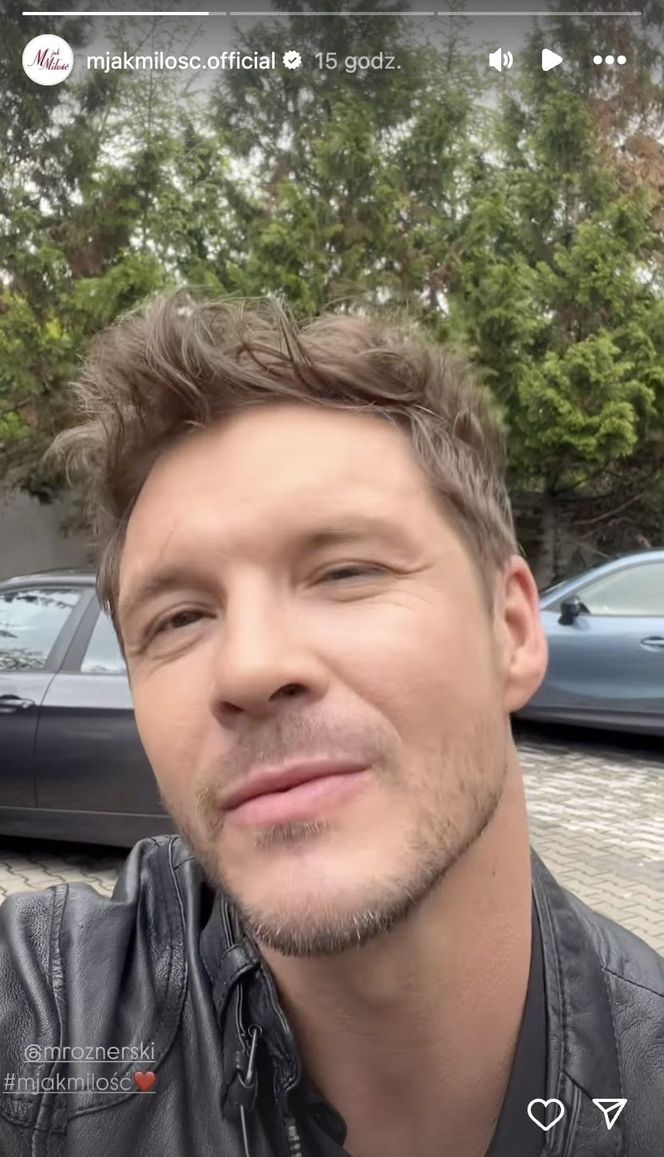 M jak miłość. Marcin (Mikołaj Roznerski) na planie
